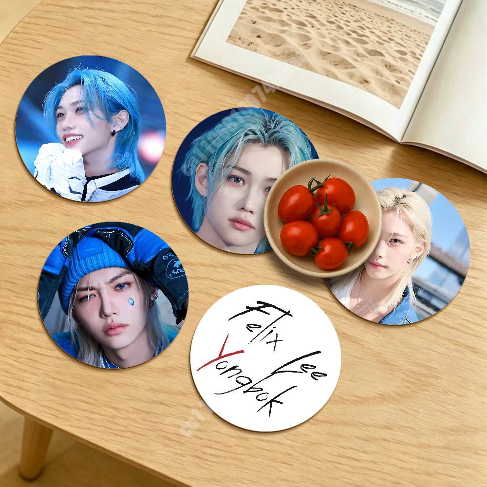 F-Felix L-Lee Yong Bok Kpop Ta - Desk Setup Kpop ulasan dan harga